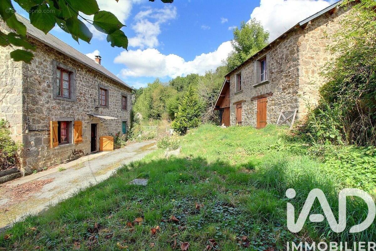 Photo 1 - Maison à SAINT-GEORGES-NIGREMONT