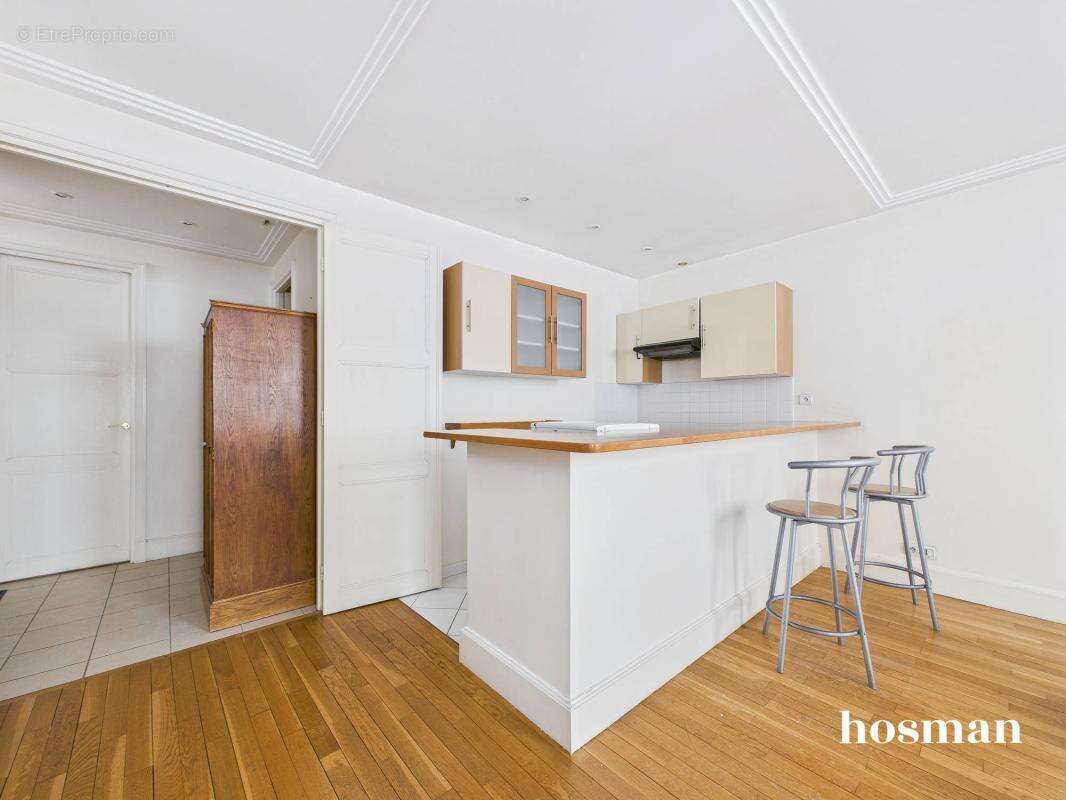 Appartement à PARIS-7E