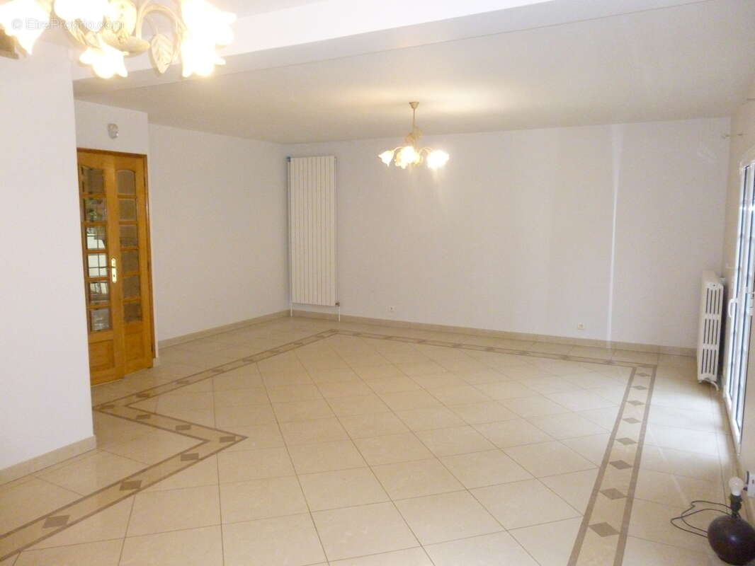 Maison à SAINT-GRATIEN