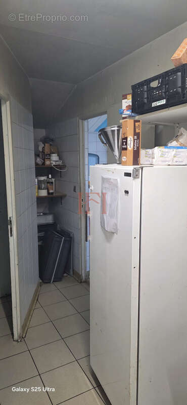 Mûrs commerciaux et fonds de commerce, avec son appartement - axe routier tours/chartres - photo 14
