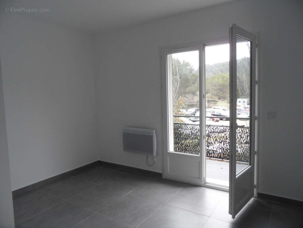 Appartement à PEYPIN