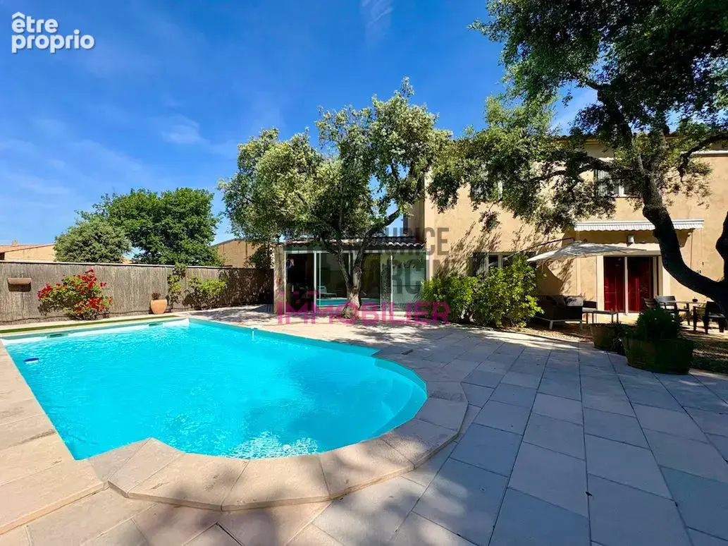 Maison 8 pièces 243 m² à vendre à Saint-Didier (84210) - photo 2