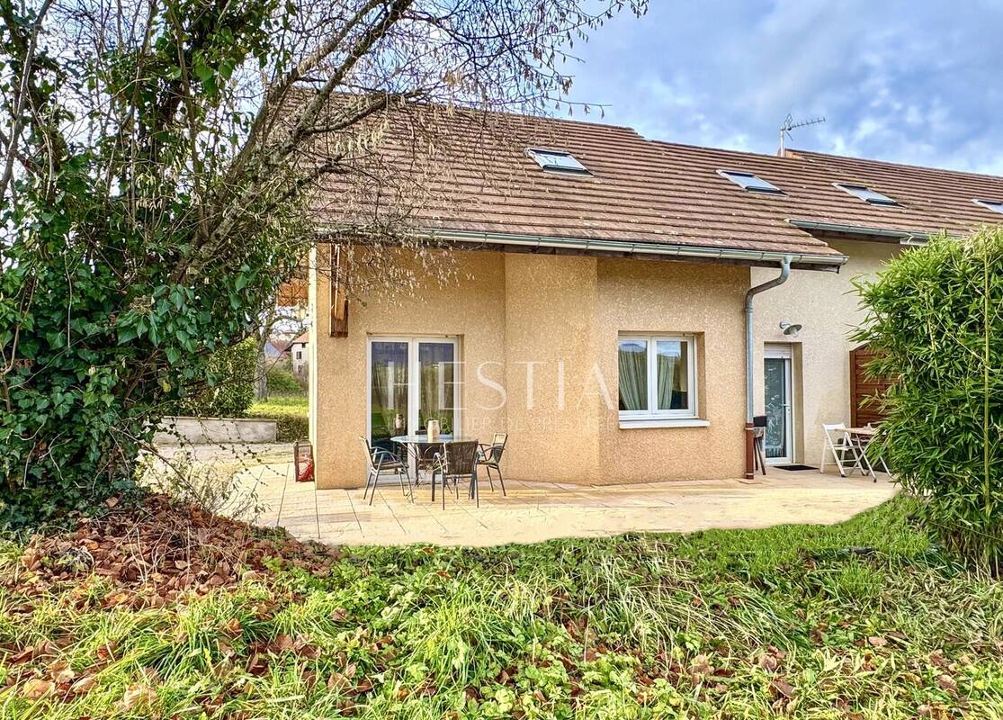 Maison à MONTAGNY-LES-LANCHES