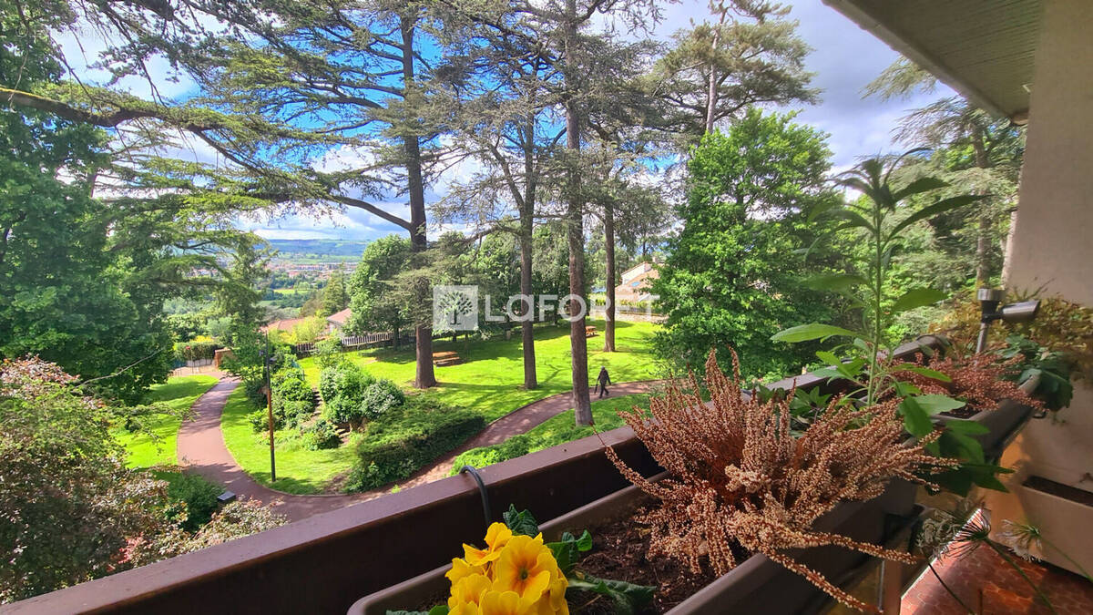 Appartement à SAINT-PRIEST-EN-JAREZ