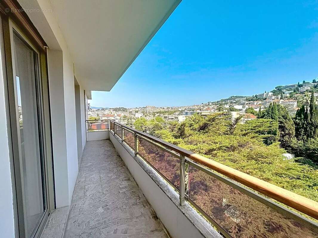 Appartement à LE CANNET