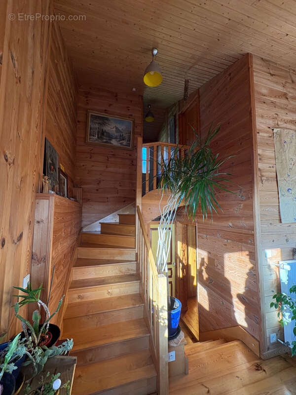 Maison à SAINT-ETIENNE-SUR-USSON