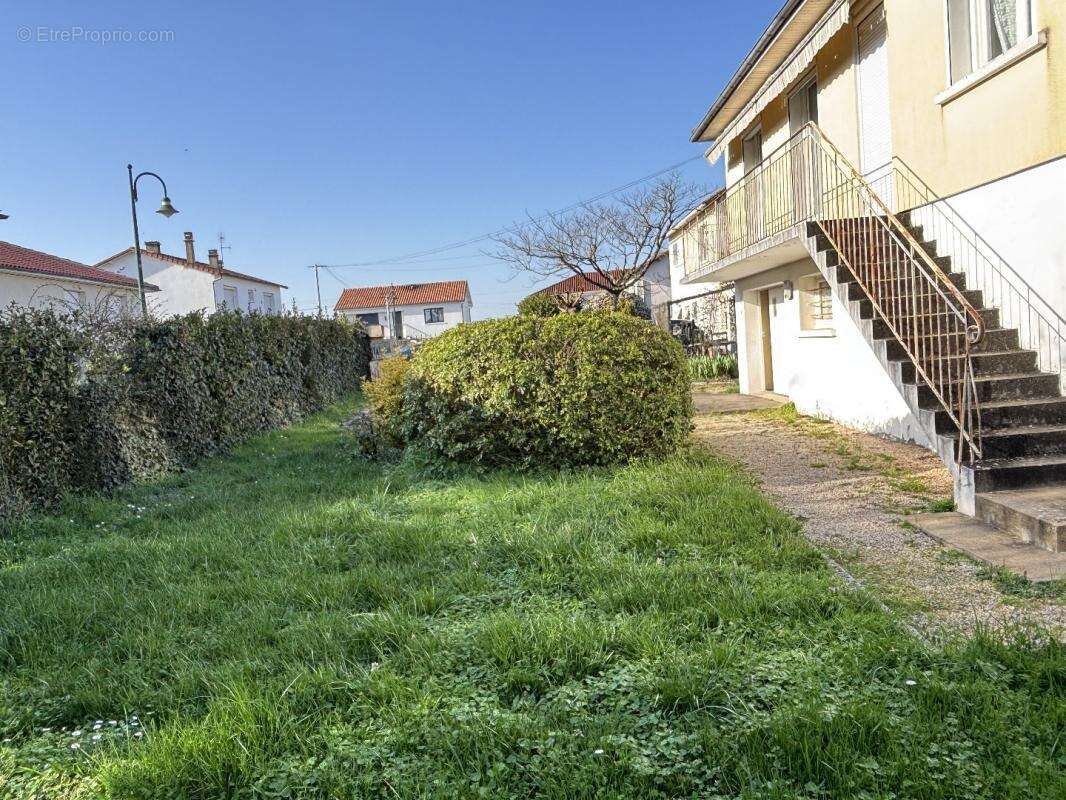 Maison à RUFFEC