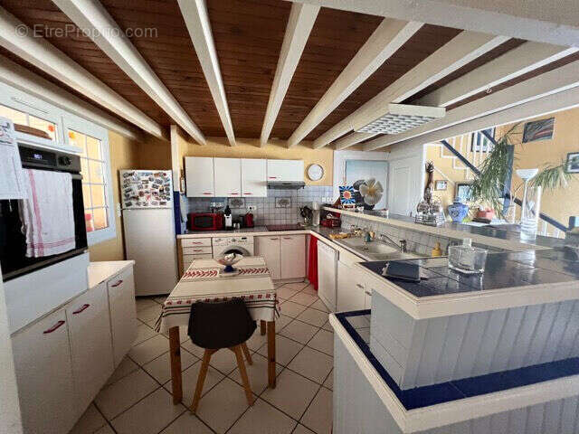 Commerce à LA TESTE-DE-BUCH