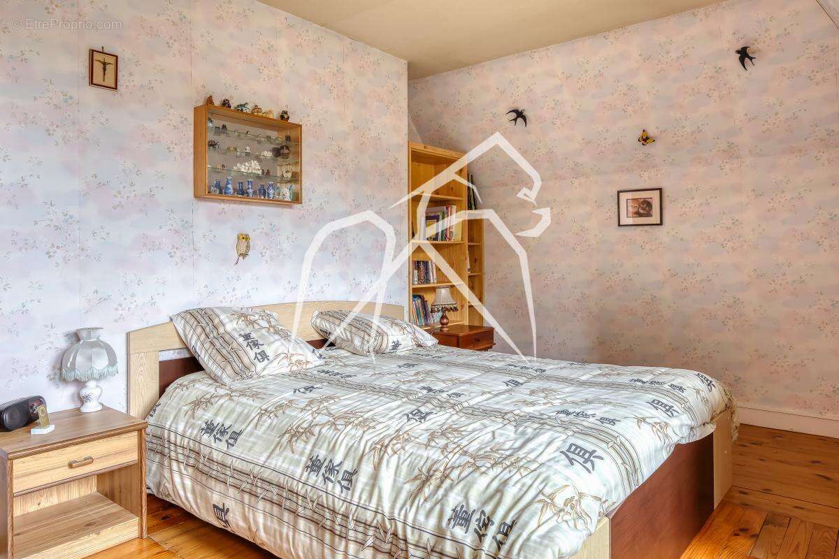 Demeure Familiale de charme 9 Pièces  Parc arboré et dépendance  Saint-Martin-du-Vivier  246m² - photo 11