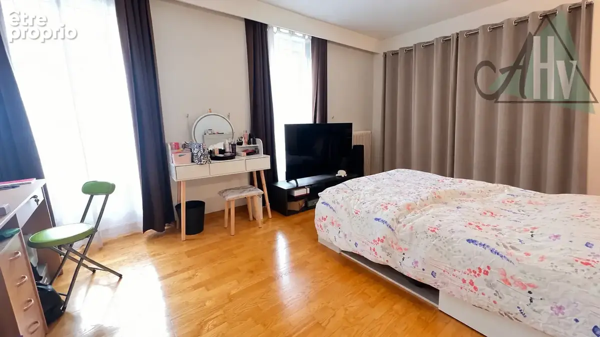 77 - Centre ville MONTEREAU-FLT-Yonne, maison 6 pièces avec jardin 322 m2 environ - photo 12