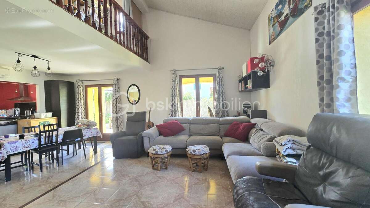 Maison à SAINT-LAURENT-DE-LA-SALANQUE