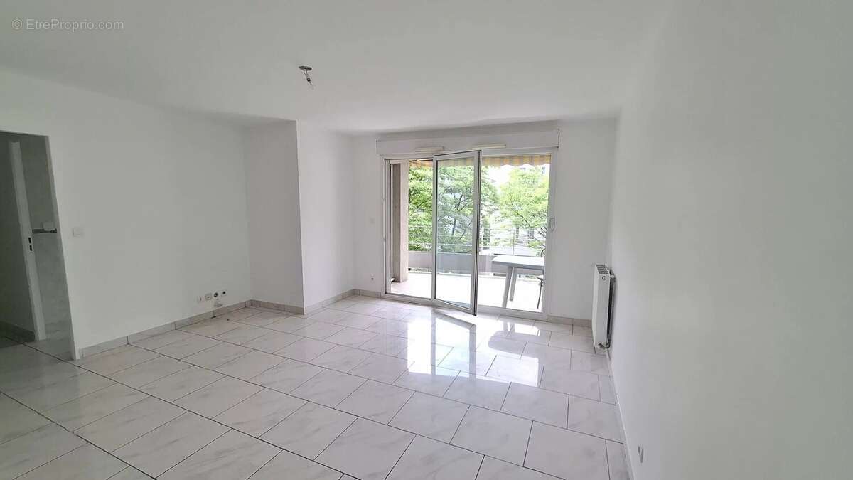 Appartement à LE PONT-DE-CLAIX