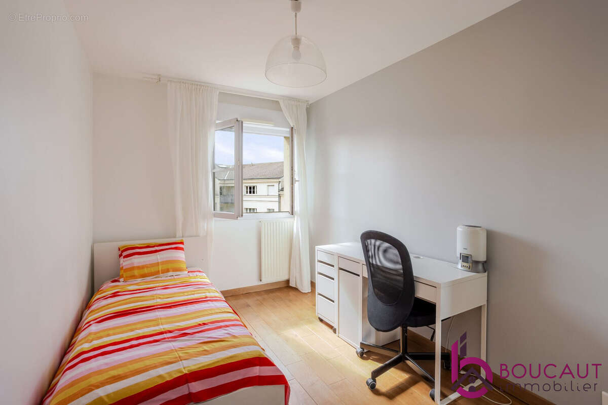 Appartement à LE PLESSIS-ROBINSON