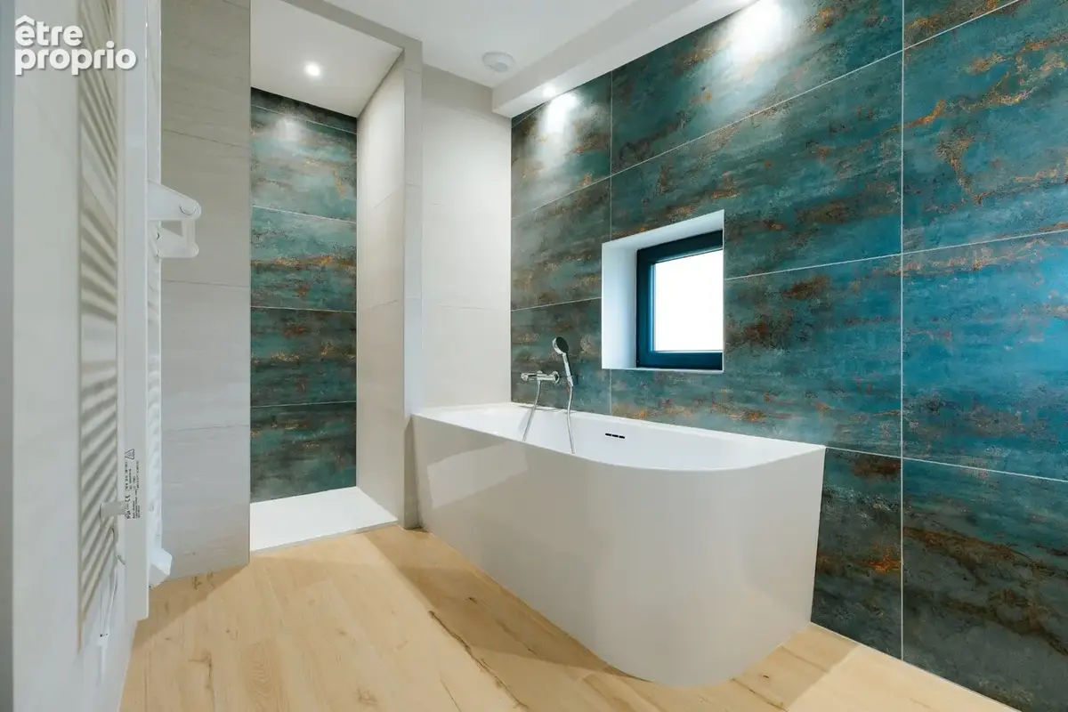 VILLA 250m2 Exceptionelle I DPE A • Vue exceptionnelle sur les Alpes • Piscine • 248 m2 habitables - photo 13