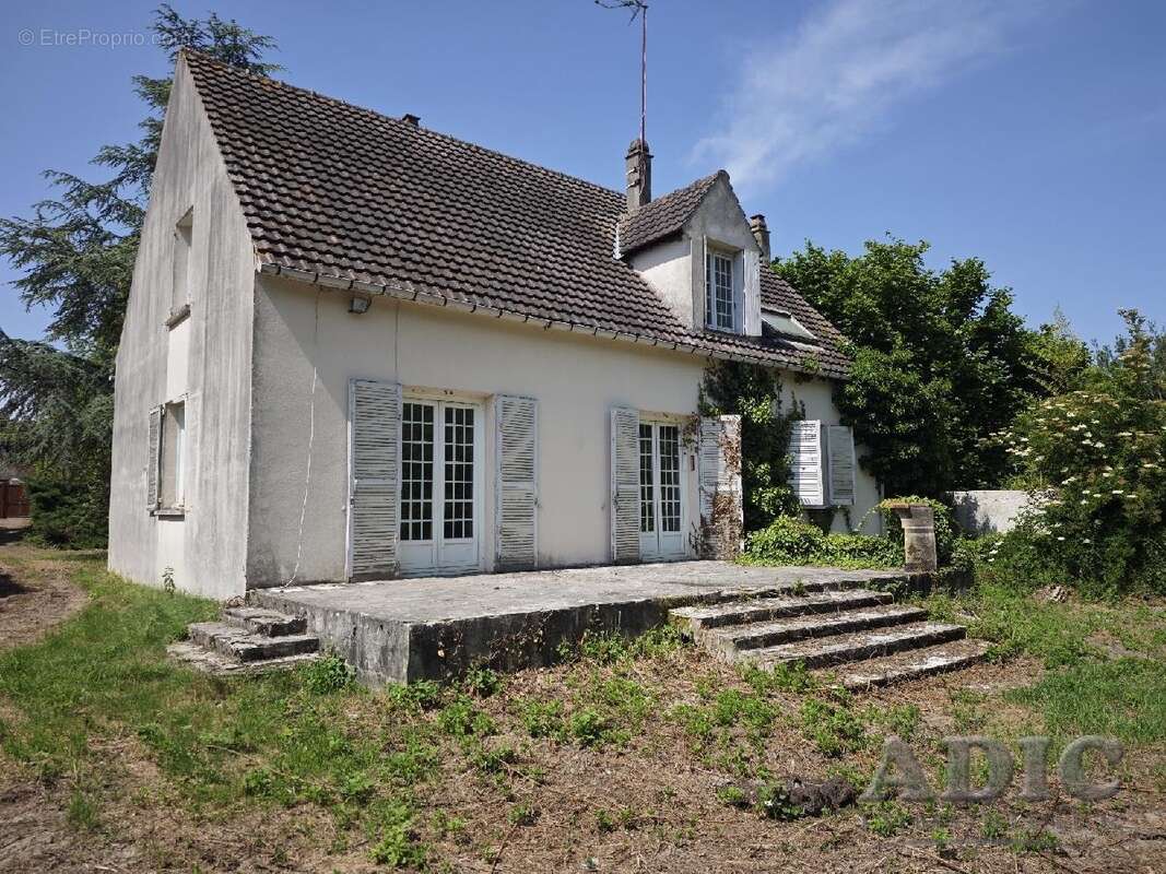 Maison à NANTOUILLET