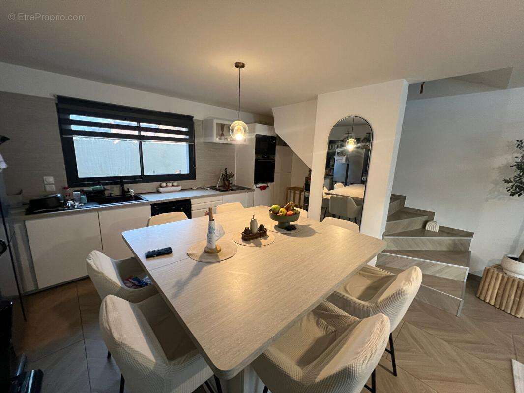 Maison à GUILHERAND-GRANGES