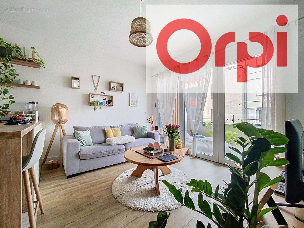 Appartement à VOISINS-LE-BRETONNEUX
