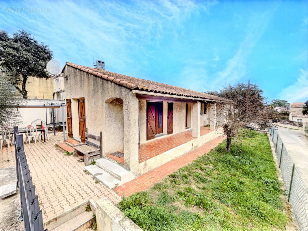 Maison à COMPS