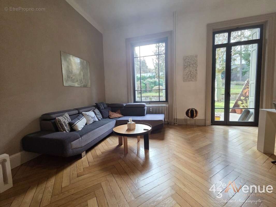 Appartement à SAINT-ETIENNE
