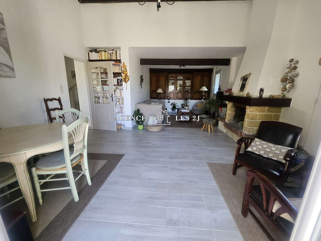 Les Caillols   Marseille 11e   Villa 6 pièces de 119 m2 avec vue dégagée - photo 18
