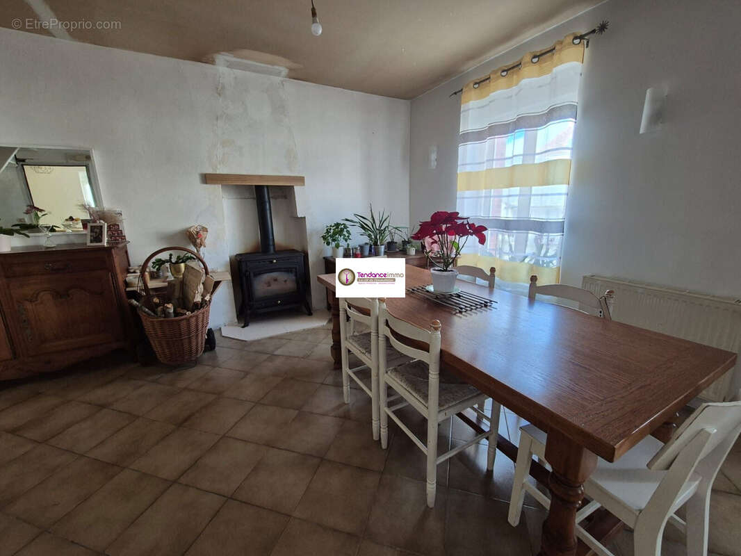 Maison à LE MELE-SUR-SARTHE