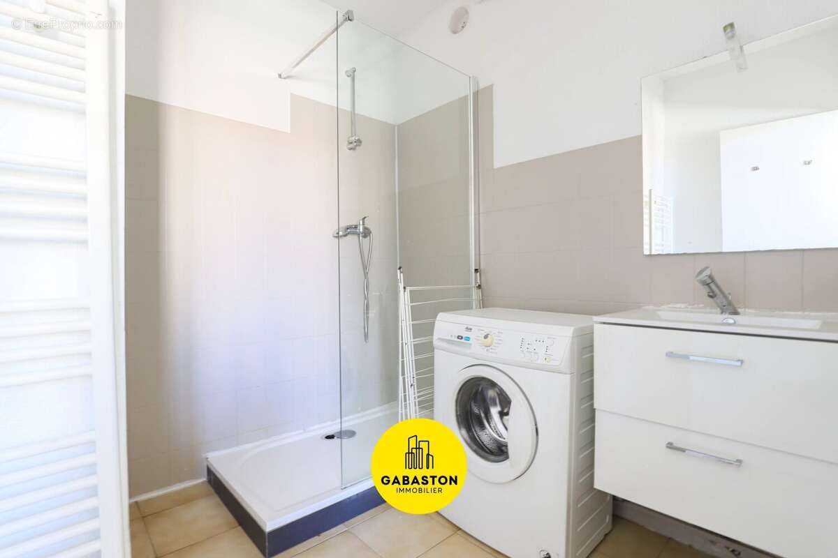 Appartement à MARSEILLE-1E