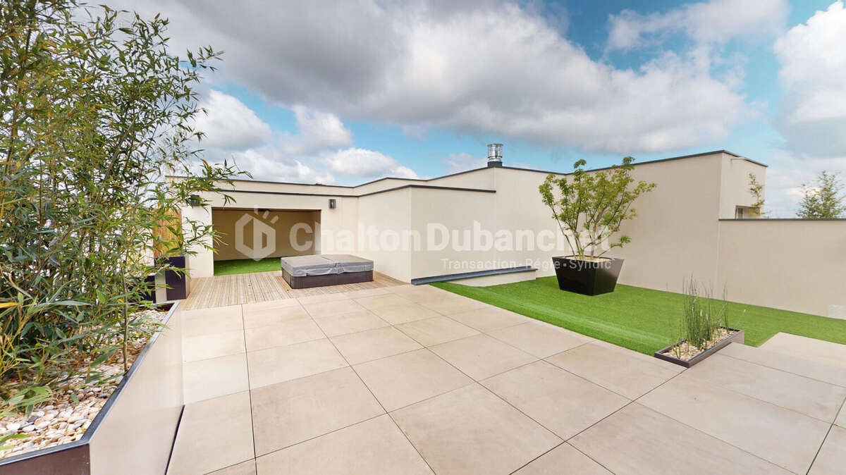 ROANNE - Maison de Prestige "Black House" de 121 m² - photo 3