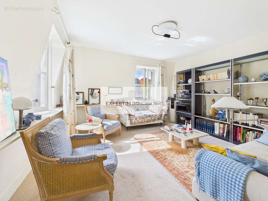 Appartement à VERSAILLES