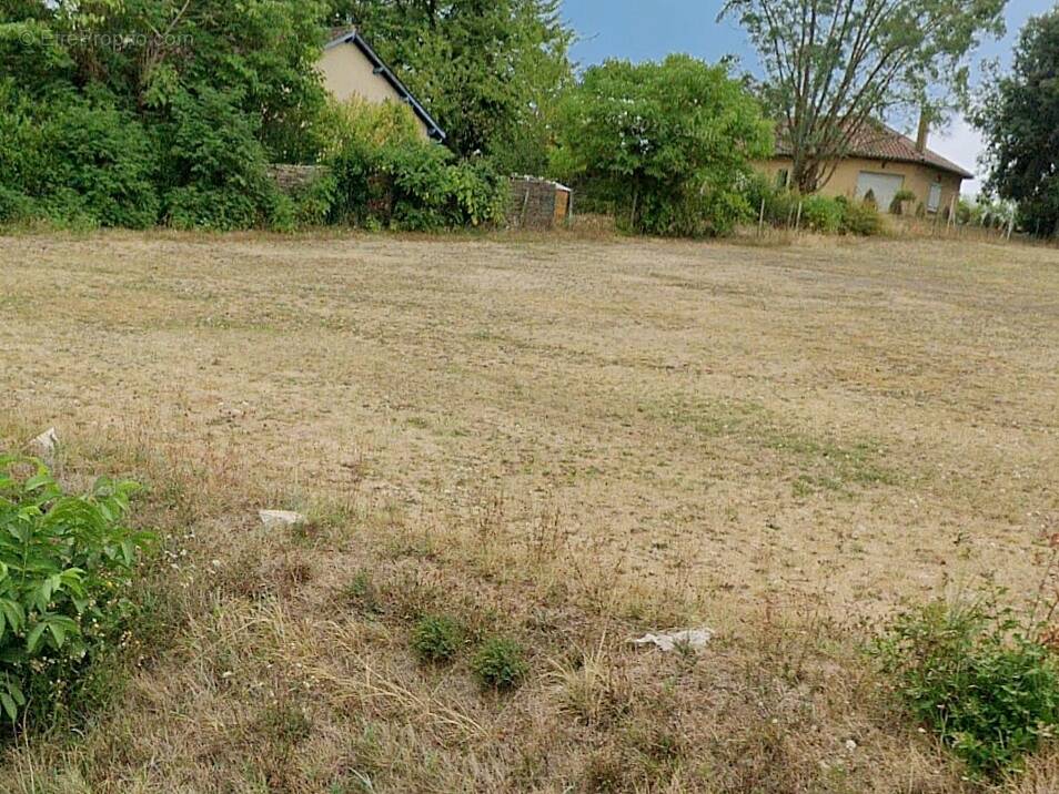 Terrain à SARLAT-LA-CANEDA