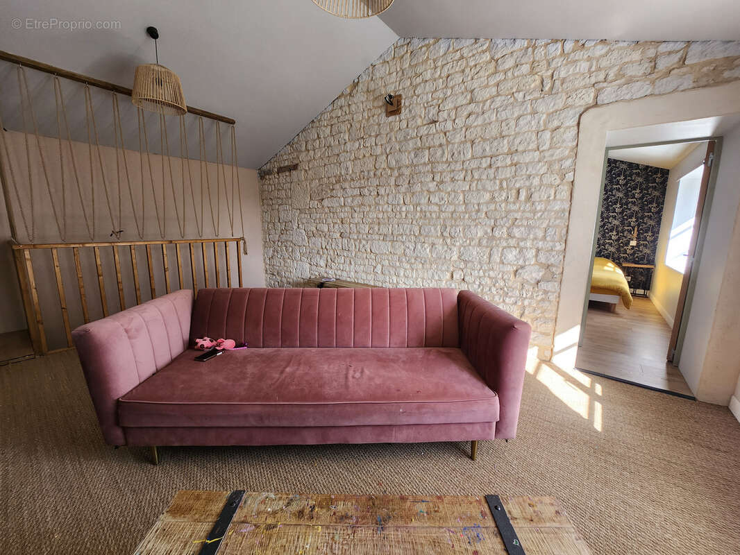 Maison à SAINTE-GEMME-LA-PLAINE