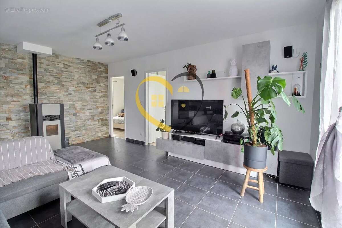 Maison à SAINT-GERMAIN-DU-PUY