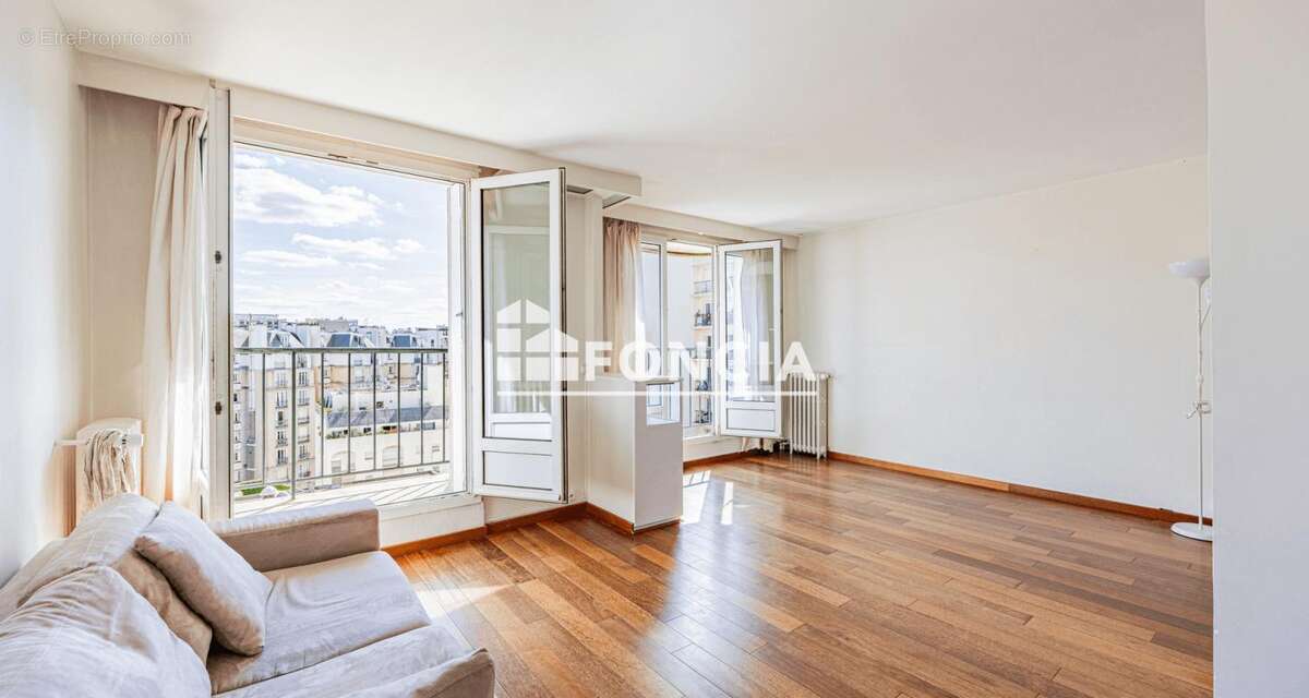 Appartement à PARIS-15E