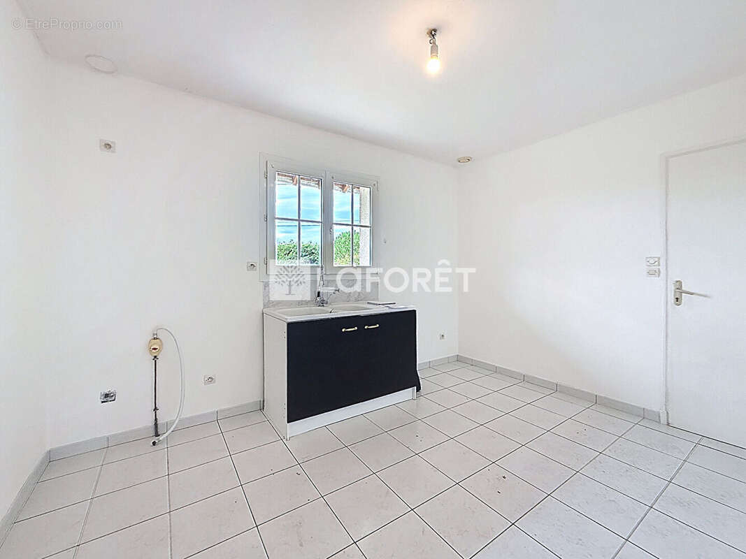 Maison à CANDE-SUR-BEUVRON