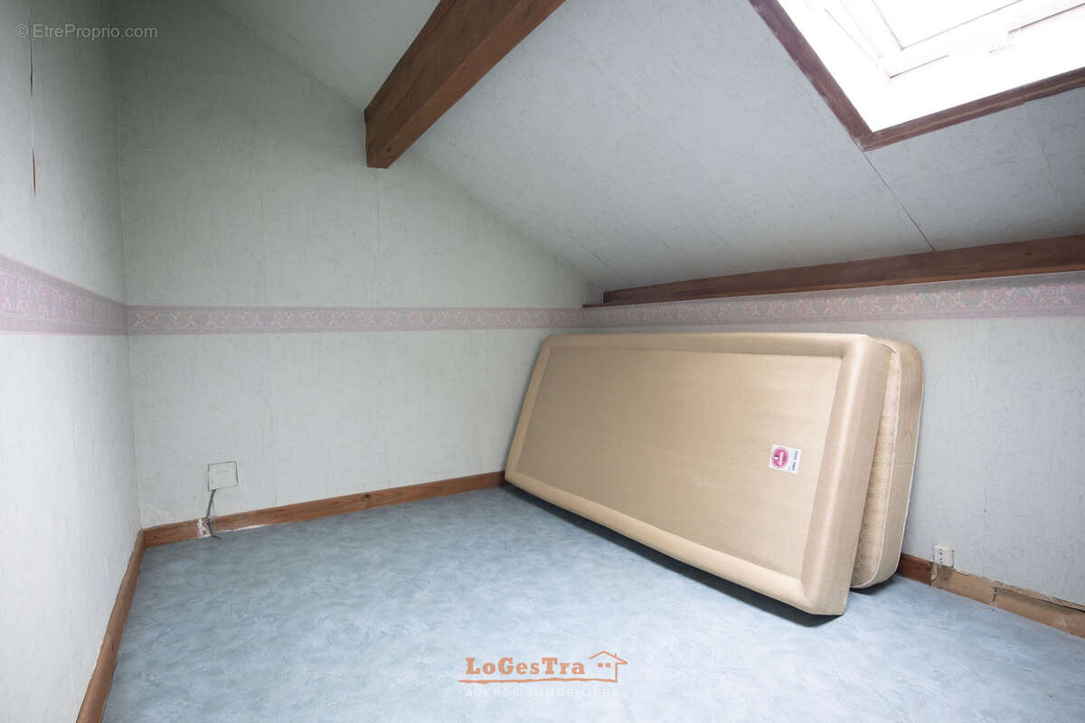 Maison à NEUFCHATEAU