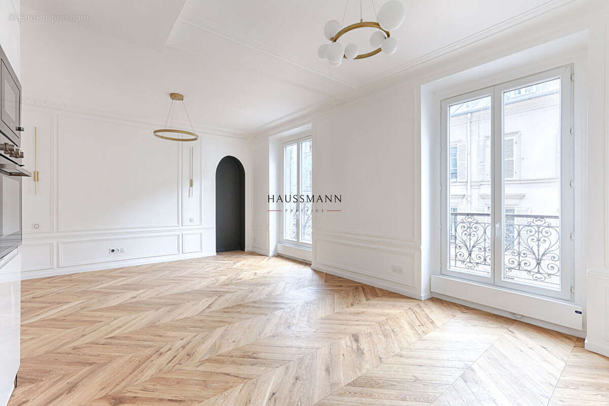 Appartement à PARIS-17E