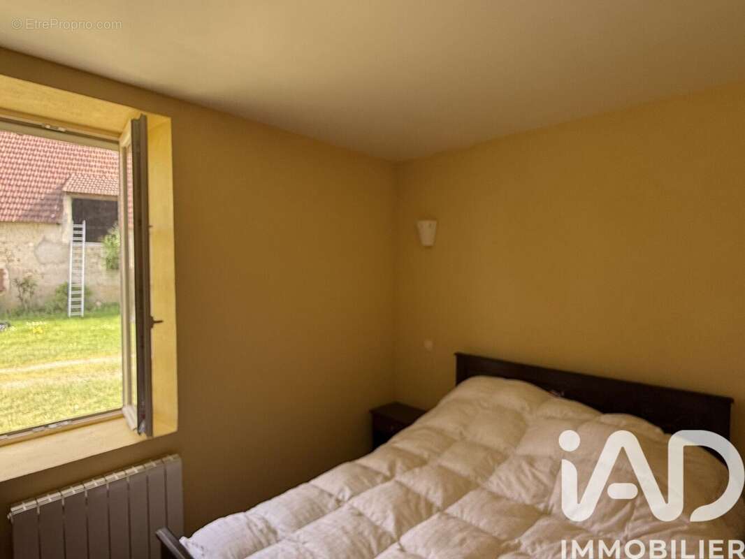 Maison 109 m² à Morlac  - photo 7