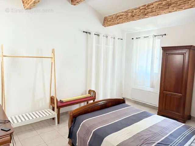 Maison avec garage – Terrain de 1 181 m² – Quartier résidentiel recherché – Sainte-Anastasie-sur-Issole - photo 12