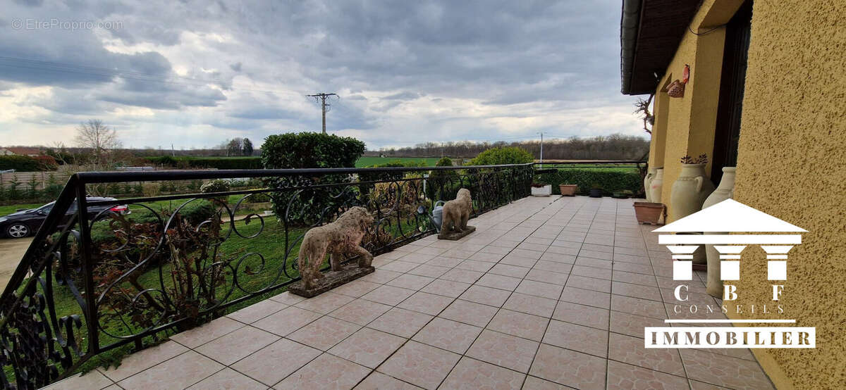 Maison à FARGES-LES-CHALON