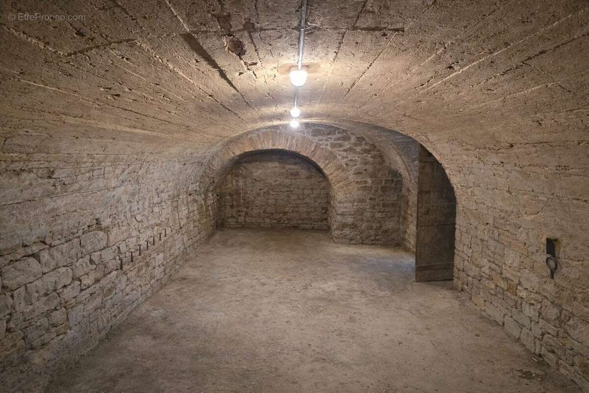 Maison à VILLE-SUR-JARNIOUX