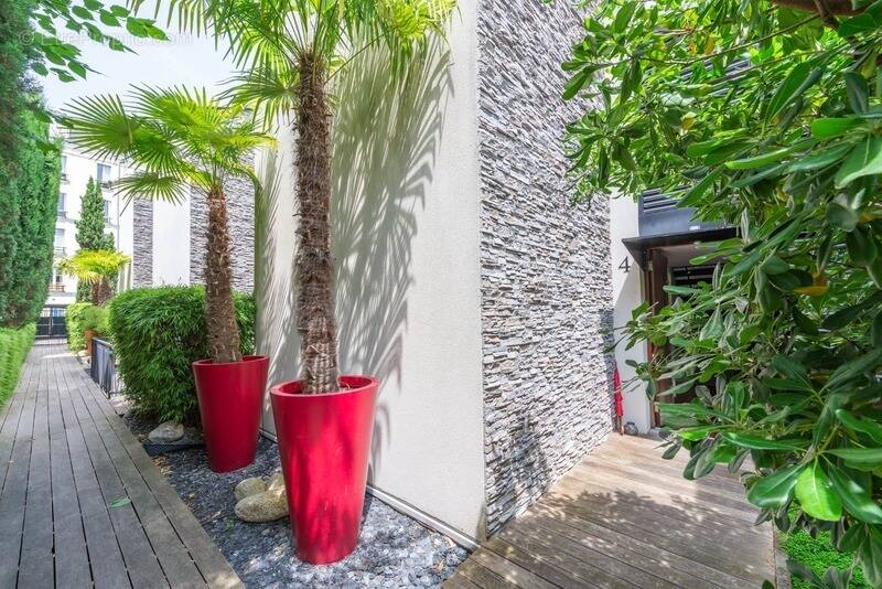 Maison à LA GARENNE-COLOMBES