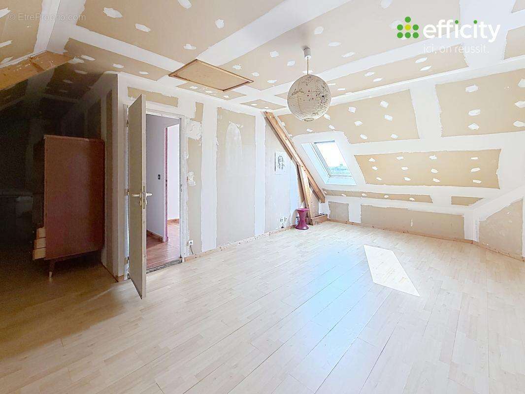 Maison 142 m² à Saint-Gregoire  - photo 14