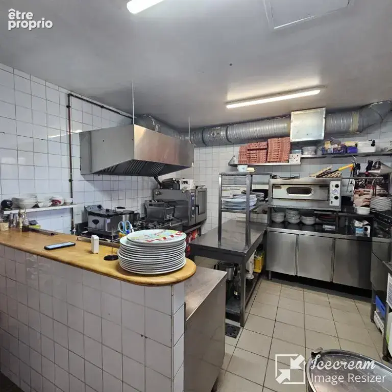 JUAN LES PINS, restaurant, 80 couverts, 100 M des plages, terrasse, parking, excellent état. - photo 16