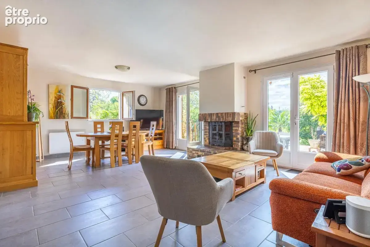 Maison de 8 pièces de 183 m² à Saint-Michel-sur-Orge - photo 2