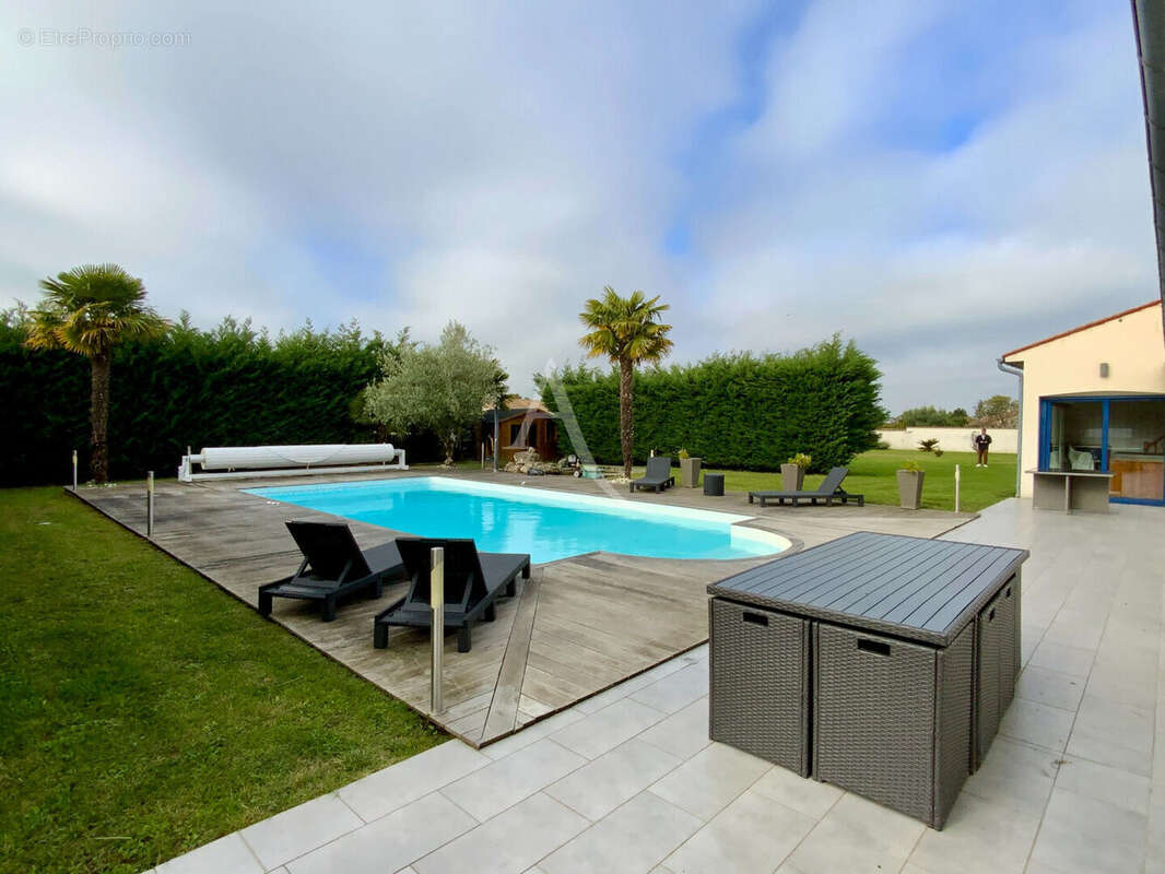 Maison à SAINT-SAVINIEN