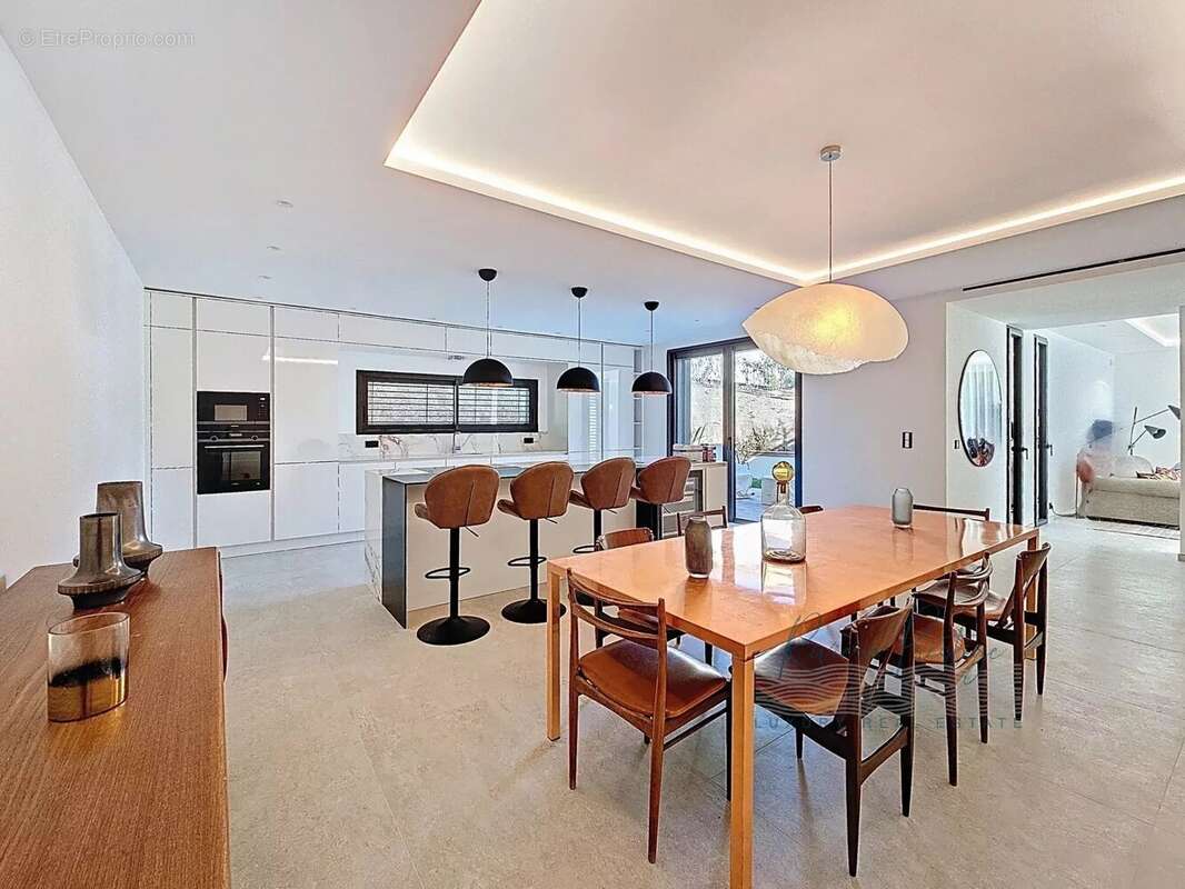 Villa contemporaine neuve avec piscine miroir - vue mer - photo 4