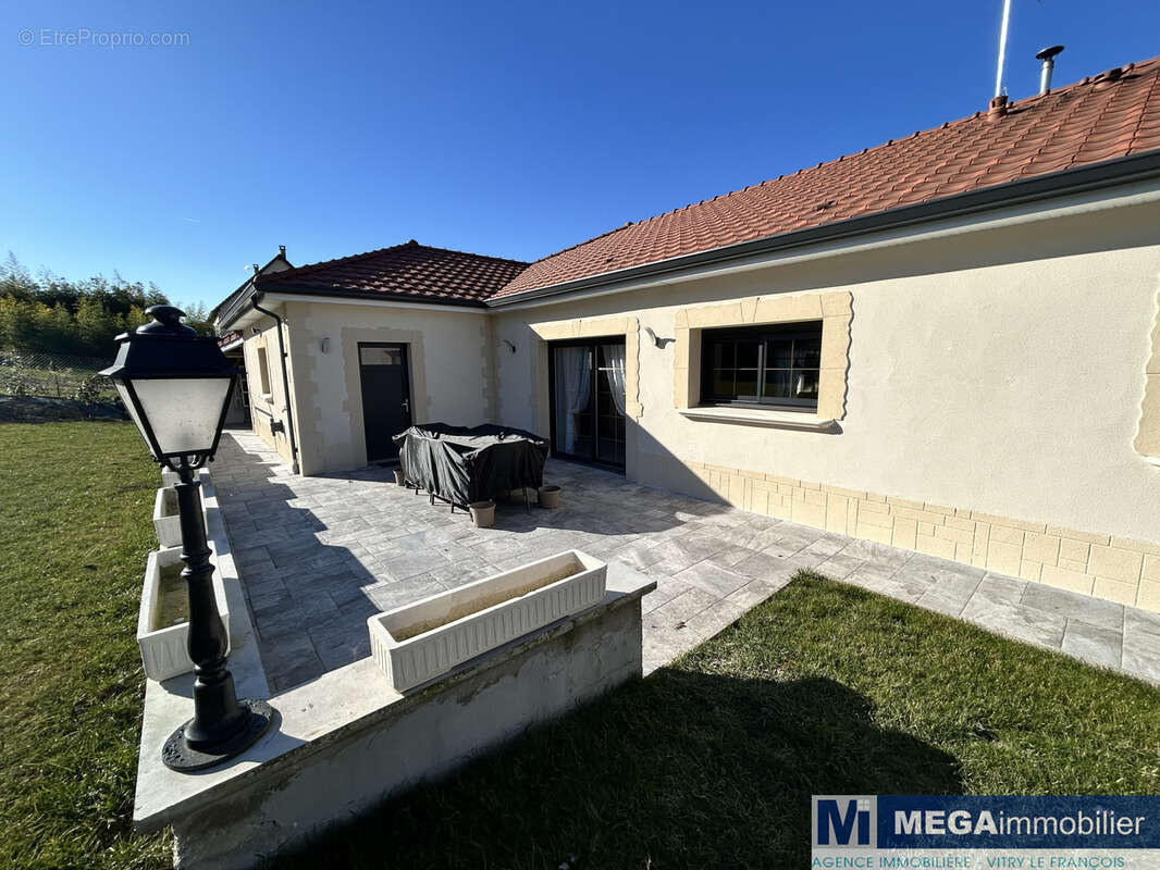 Maison à COURDEMANGES