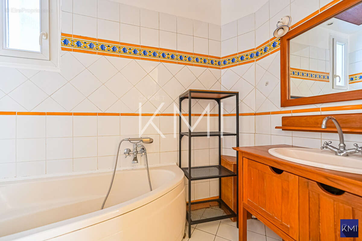 Appartement à PARIS-20E