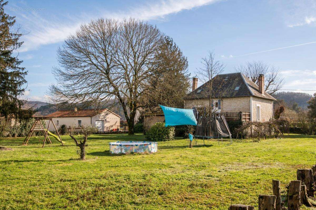 Maison à BIARS-SUR-CERE