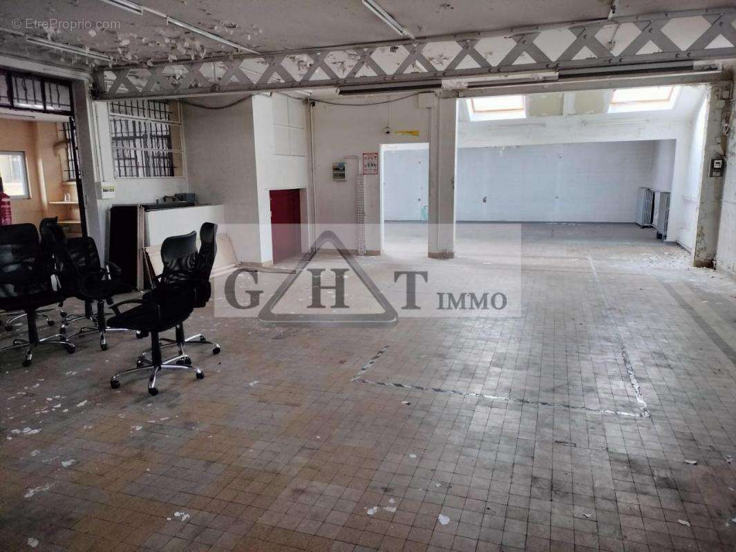 Commerce à SAINTE-SAVINE