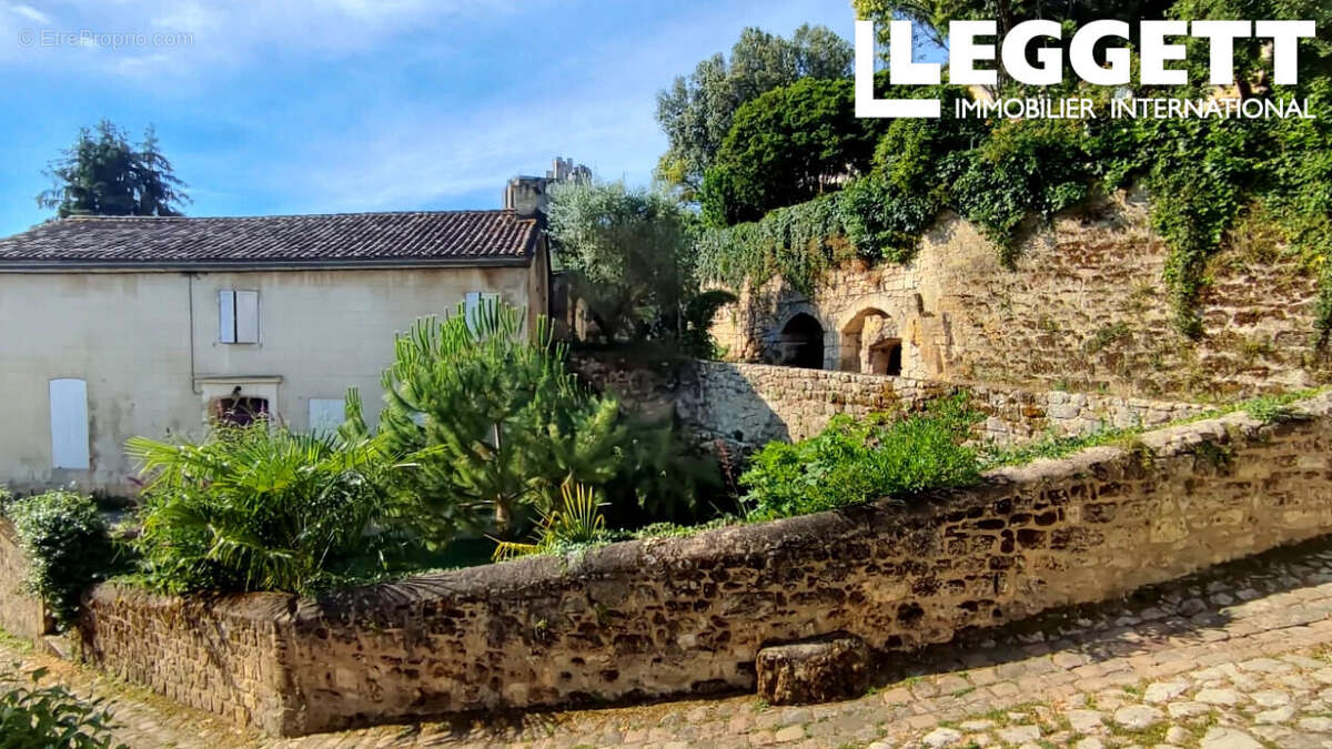 Maison à SAINT-EMILION